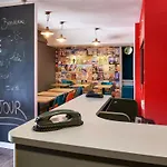Hotelf1 Paris Denis Universite Hotell
