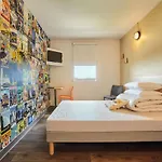 Hotell Hotelf1 Paris Denis Universite *