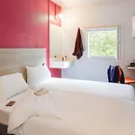 Hotelf1 Paris Denis Universite Hotell *