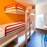Hotelf1 Paris Denis Universite Hotell