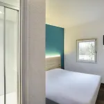 Hotell Hotelf1 Paris Denis Universite *