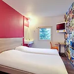 Hotelf1 Paris Denis Universite Hotell