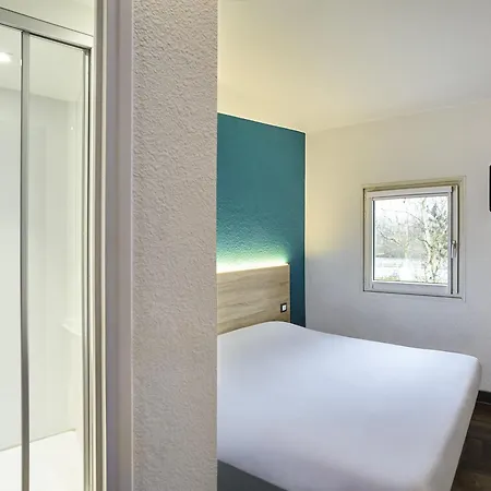 Hotel Hotelf1 Paris Denis Universite