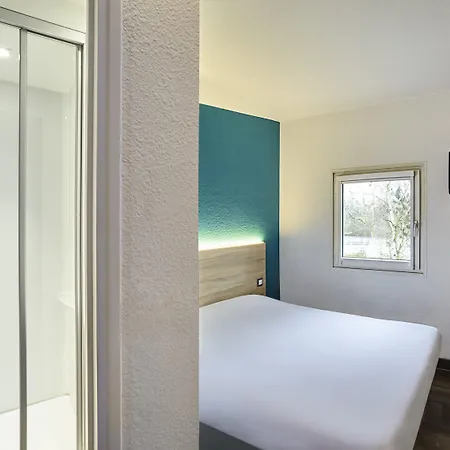 Hotelf1 Paris Denis Universite Saint-Denis-en-Margeride