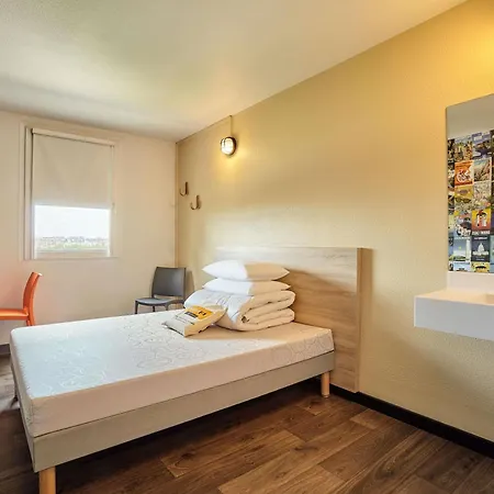 Hotel Hotelf1 Paris Denis Universite