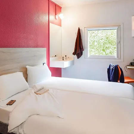 Hotelf1 Paris Denis Hotel *