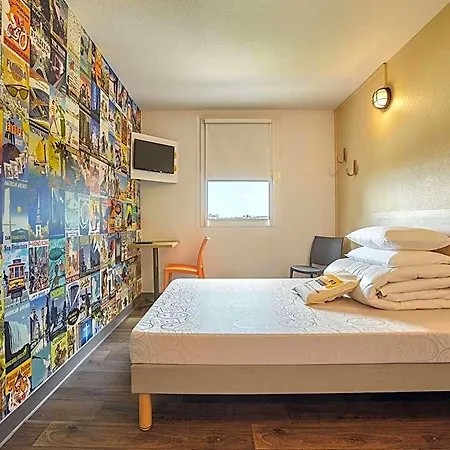 Hotel Hotelf1 Paris Denis Universite
