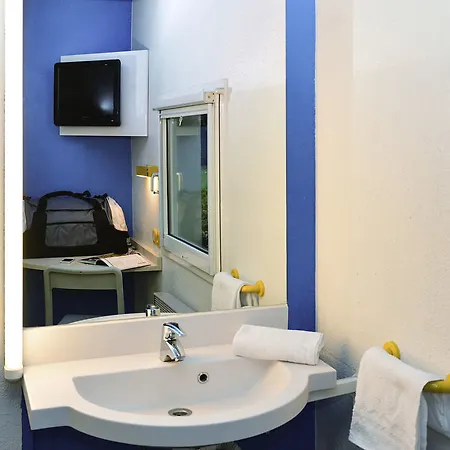 Hotel Hotelf1 Paris Denis Universite