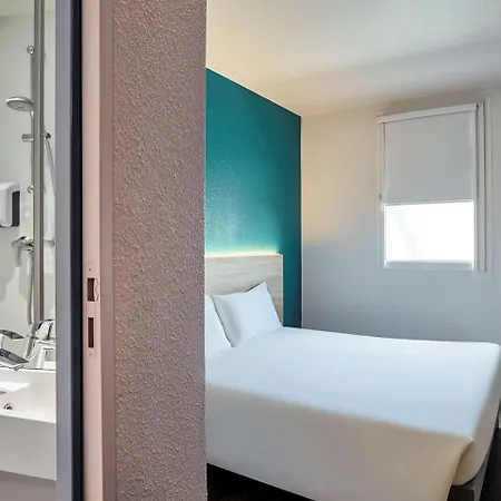 Hotelf1 Paris Denis Universite Saint-Denis-en-Margeride